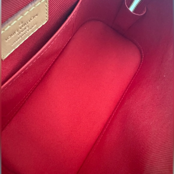 Louis Vuitton Alma BB in Vernis Pomme D'Amour - Picture 13 of 13